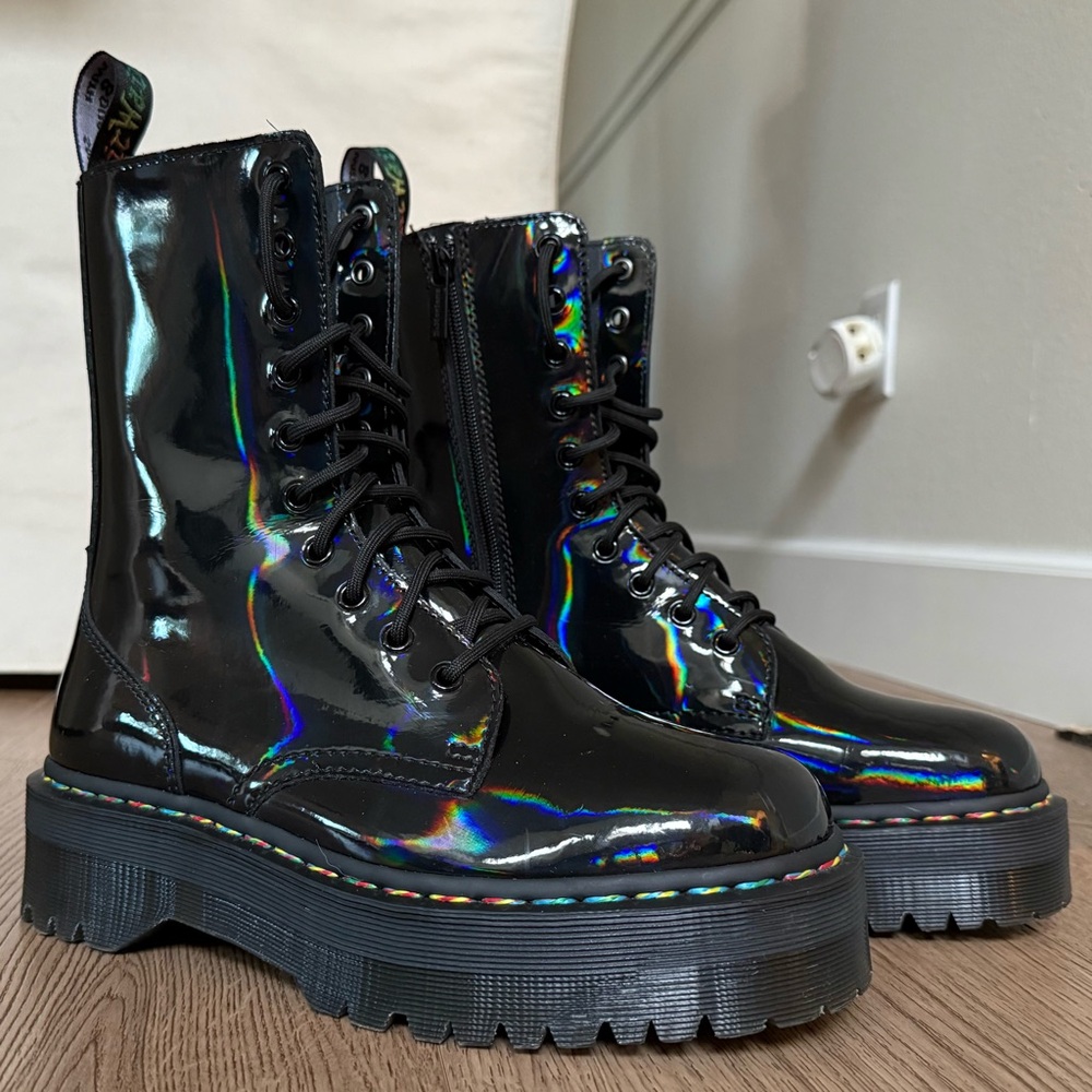 Dr. Marten, Jadon Hi Patent Rainbow